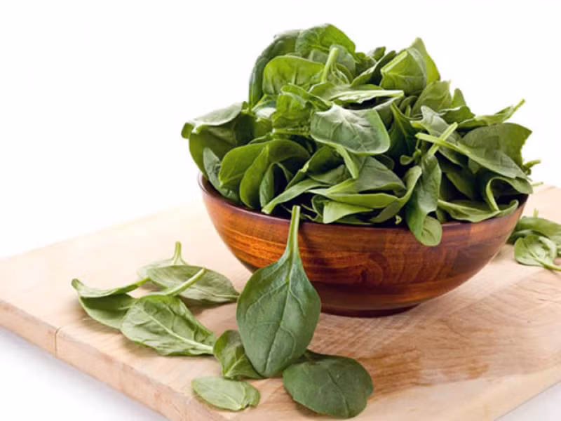 Rau chân vịt: Ăn nhiều thực phẩm prebiotic như rau chân vịt sẽ giúp ngăn ngừa dị ứng, tiểu đường thai nghén, nhiễm trùng âm đạo và béo phì. Thức ăn này chứa sulphoquinovose ngăn ngừa sự phát triển của vi khuẩn có hại trong cơ thể.