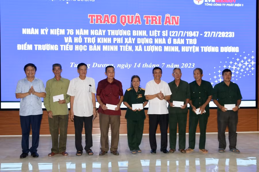 Những phần quá ý nghĩ đến với các thương binh tại huyện Tương Dương.