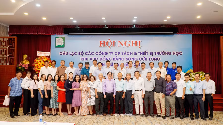 Tăng cường kết nối phát hành sách, thiết bị trường học.