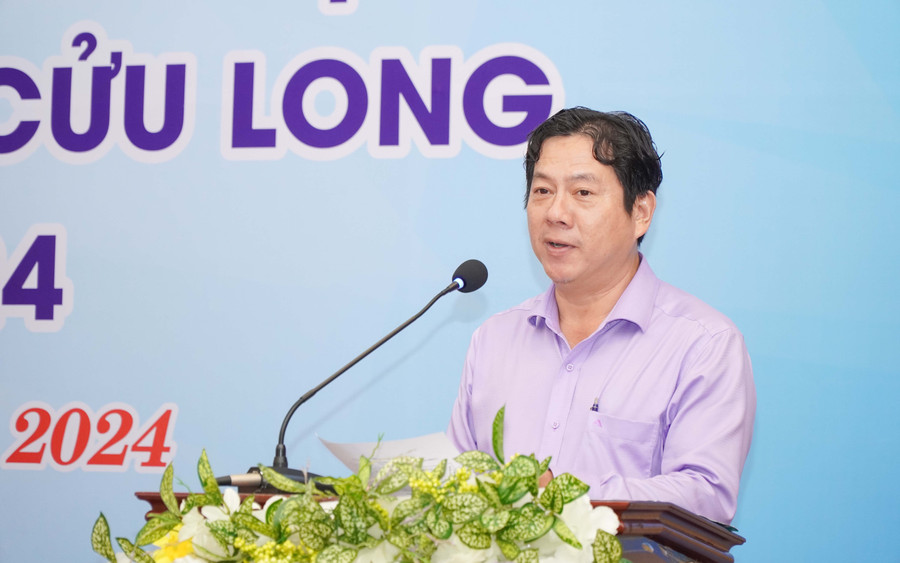 Ông Lâm Văn Nguyễn Huy thông tin về việc kết thúc sứ mệnh Câu lạc bộ các Công ty Cổ phần Sách và Thiết bị trường học khu vực ĐBSCL. Ông Lâm Văn Nguyễn Huy thông tin về việc kết thúc sứ mệnh Câu lạc bộ các Công ty Cổ phần Sách và Thiết bị trường học khu vực ĐBSCL.