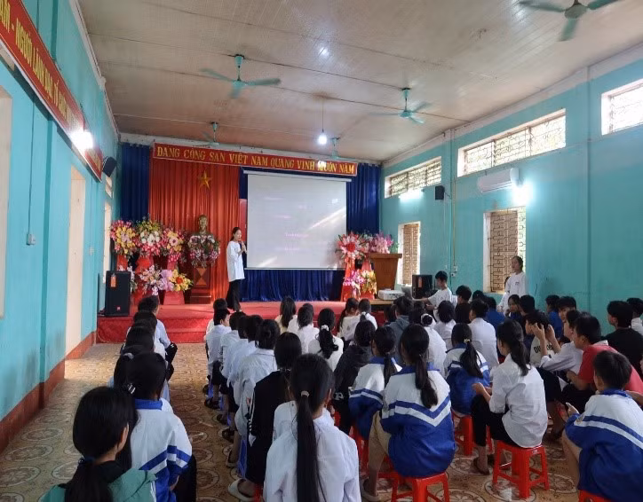 Buổi chia sẻ ngoại khóa về tâm sinh lý tuổi dậy thì.