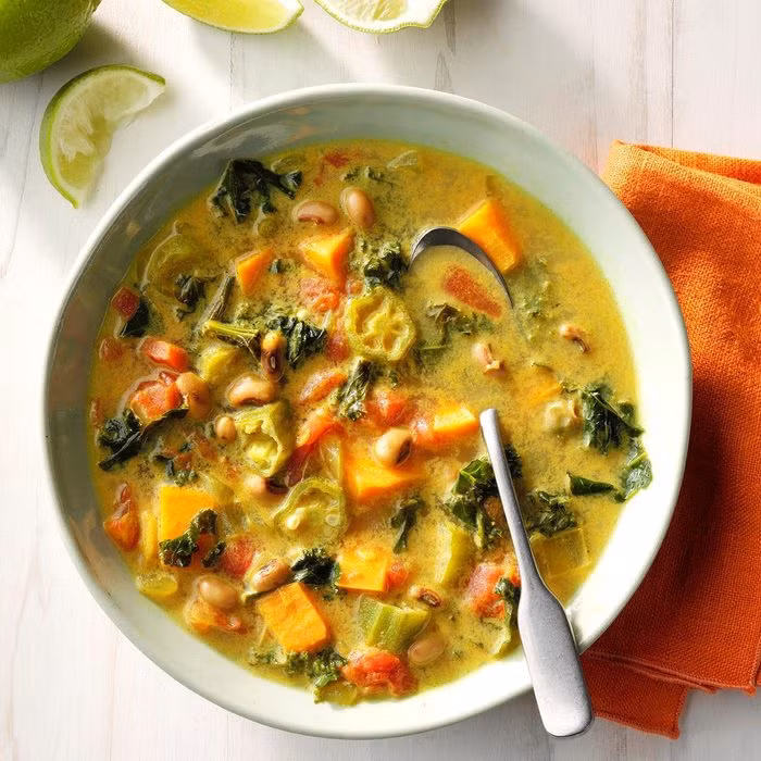 Súp từ đậu lăng hay súp kem là một cách tuyệt vời để bổ sung nghệ. (Ảnh: ITN)
