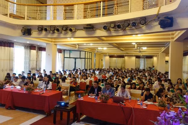 Hội nghị thu hút sự quan tâm tham dự của đại biểu đến từ 80 trường tiểu học có tổ chức bữa ăn bán trú trên toàn địa bàn tỉnh.