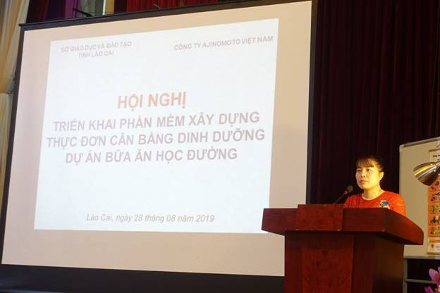 Bà Trần Thị Minh Thu – Trưởng phòng GDTH, Sở GDĐT tỉnh Lào Cai phát biểu tại Hội nghị.