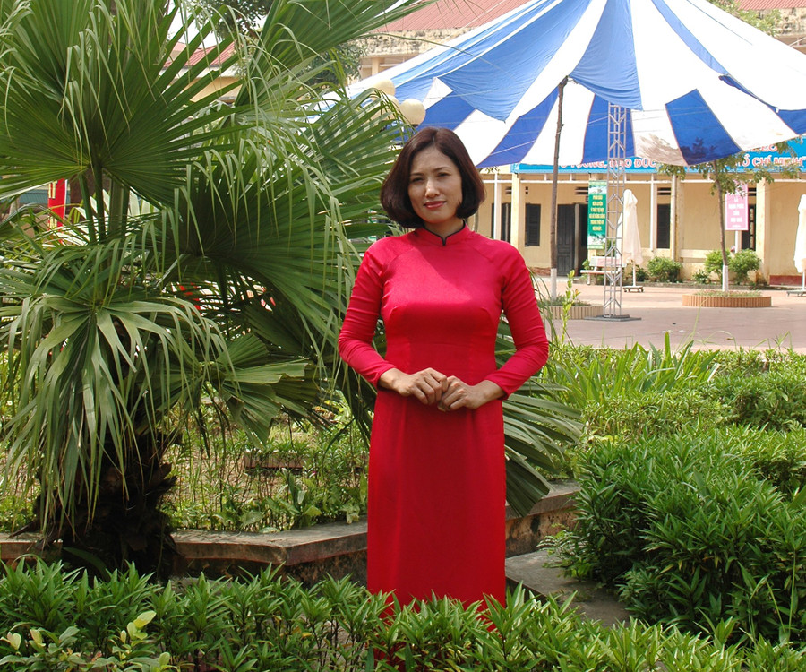 Cô Nguyễn Thị Hường - GV Trường THCS Hồng Hà Cô Nguyễn Thị Hường - GV Trường THCS Hồng Hà