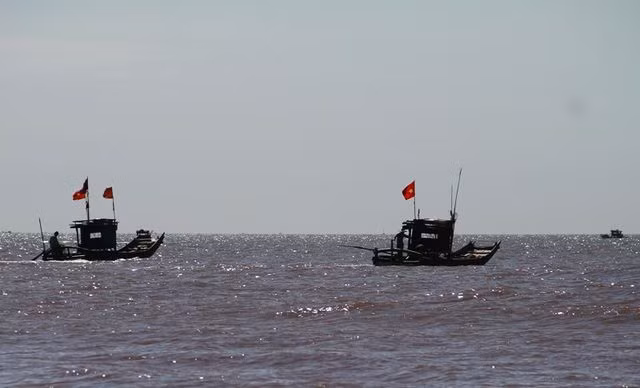 Thanh Hóa cấm biển, Nghệ An sẵn sàng phương án di dời 26 nghìn dân - 3