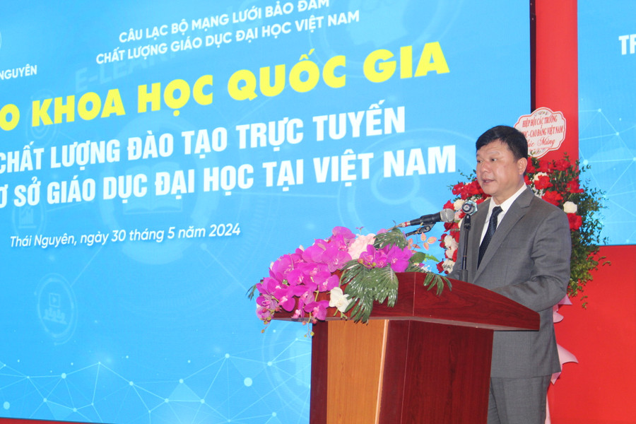 PGS.TS Hoàng Văn Hùng, Giám đốc Đại học Thái Nguyên phát biểu tại Hội thảo. PGS.TS Hoàng Văn Hùng, Giám đốc Đại học Thái Nguyên phát biểu tại Hội thảo.