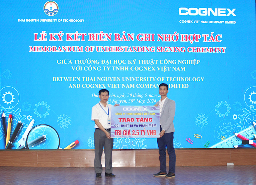 Công ty TNHH Cognex Việt Nam tặng gói thiết bị và phần mềm trị giá 2,5 tỷ đồng cho trường Đại học Kỹ thuật Công nghiệp. Công ty TNHH Cognex Việt Nam tặng gói thiết bị và phần mềm trị giá 2,5 tỷ đồng cho trường Đại học Kỹ thuật Công nghiệp.