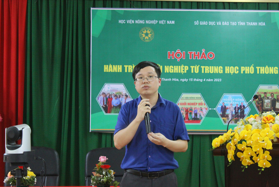 Ông Nguyễn Minh Quang - Chủ tịch HĐQT Công ty cổ phần FEC chia sẻ kinh nghiệm khởi nghiệp. Ảnh: LT.