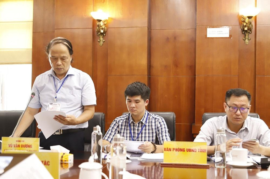 Ông Vũ Văn Dương - Giám đốc Sở GD&ĐT Cao Bằng báo cáo công tác triển khai Kỳ thi tốt nghiệp THPT năm 2022 tại Cao Bằng Ông Vũ Văn Dương - Giám đốc Sở GD&ĐT Cao Bằng báo cáo công tác triển khai Kỳ thi tốt nghiệp THPT năm 2022 tại Cao Bằng