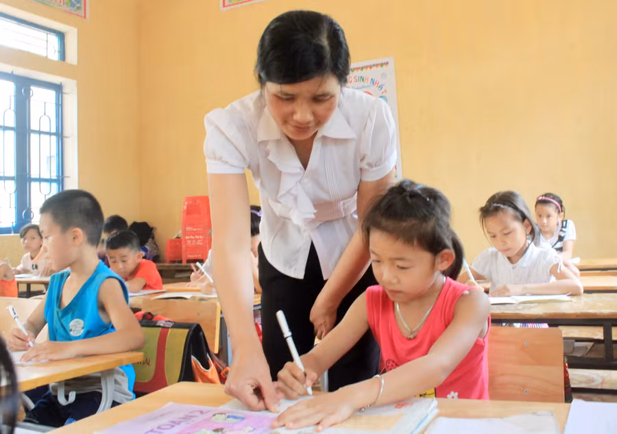 Mang bệnh tim, cô giáo vẫn không rời bục giảng