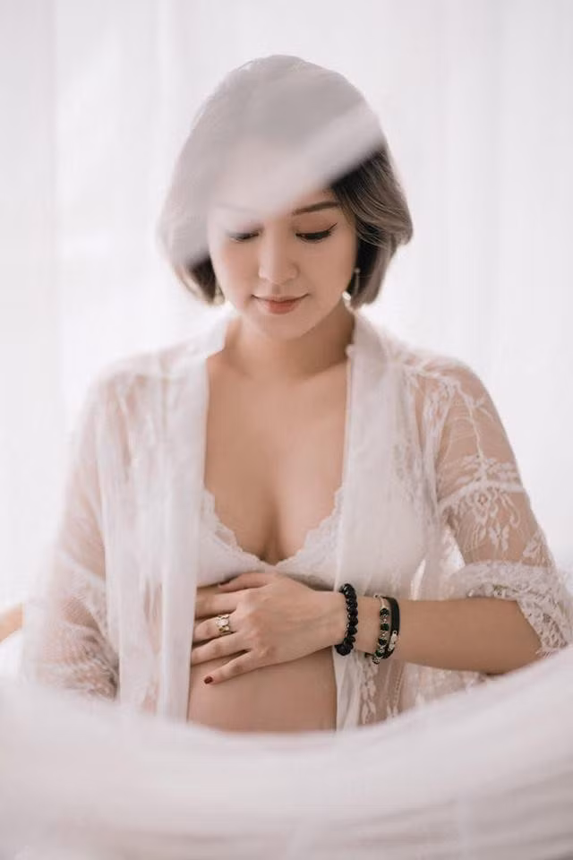 Dàn hot girl đình đám một thời ngày càng xinh đẹp dù đã là mẹ hai con