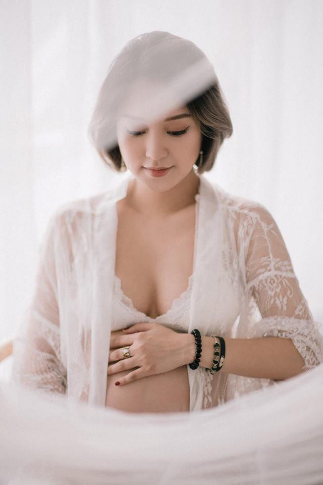 Dàn hot girl đình đám một thời ngày càng xinh đẹp dù đã là mẹ hai con