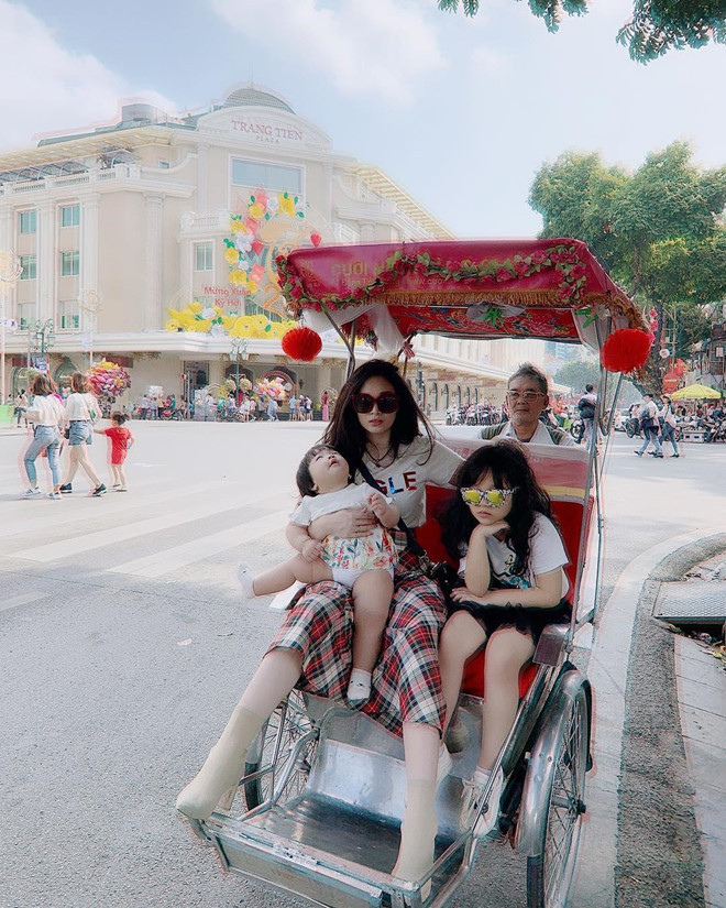 Dàn hot girl đình đám một thời ngày càng xinh đẹp dù đã là mẹ hai con