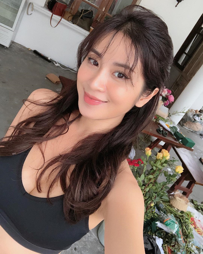 Dàn hot girl đình đám một thời ngày càng xinh đẹp dù đã là mẹ hai con