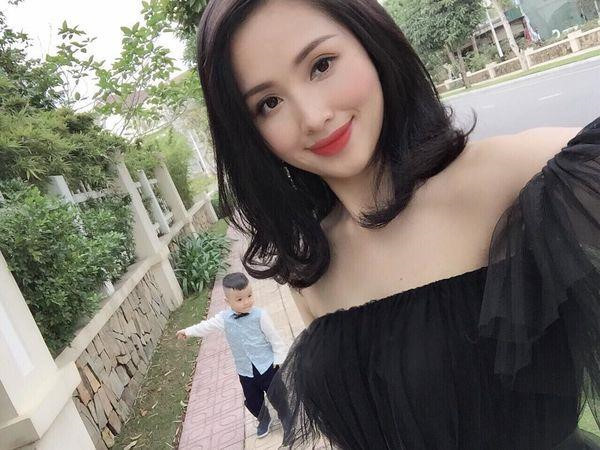 Dàn hot girl đình đám một thời ngày càng xinh đẹp dù đã là mẹ hai con