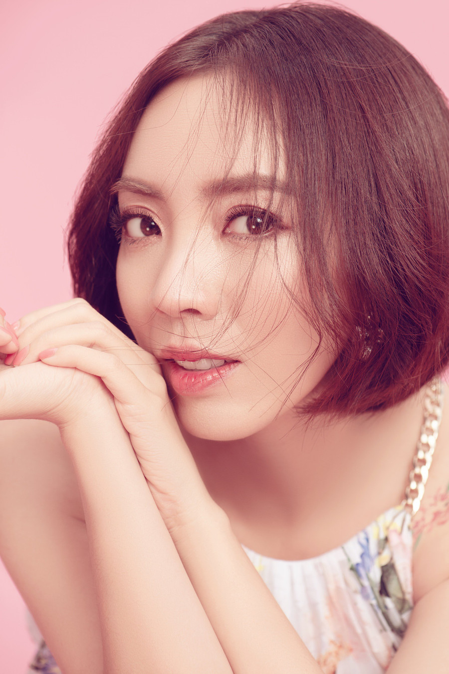 Thu Trang lột xác nữ tính đến bất ngờ, đánh bật hoàn toàn hình tượng Chị Mười Ba - Ảnh 3.