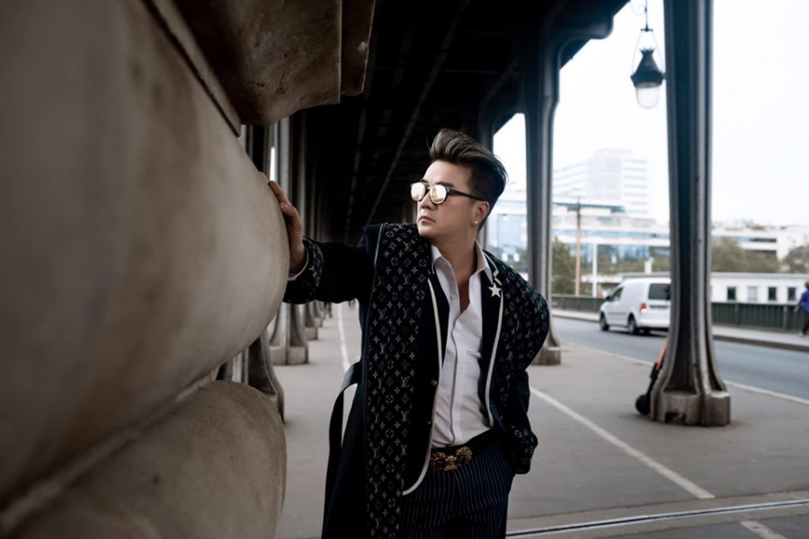 Đàm Vĩnh Hưng bất ngờ lộ ảnh cưới, dân tình sốt sình sịch trước danh tính cô dâu ảnh 4 61381195_1382411495268654_4380501672779055104_n