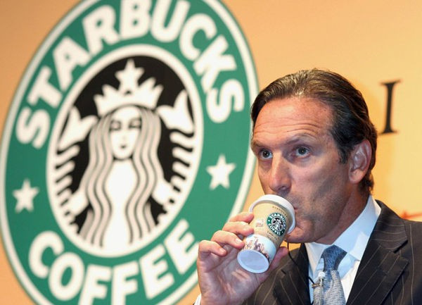 Cựu CEO Starbucks: Từ kẻ nhặt rác, phải bán máu kiếm tiền tới tỷ phú cà phê - Ảnh 2. Cựu CEO Starbucks: Từ kẻ nhặt rác, phải bán máu kiếm tiền tới tỷ phú cà phê - Ảnh 2.