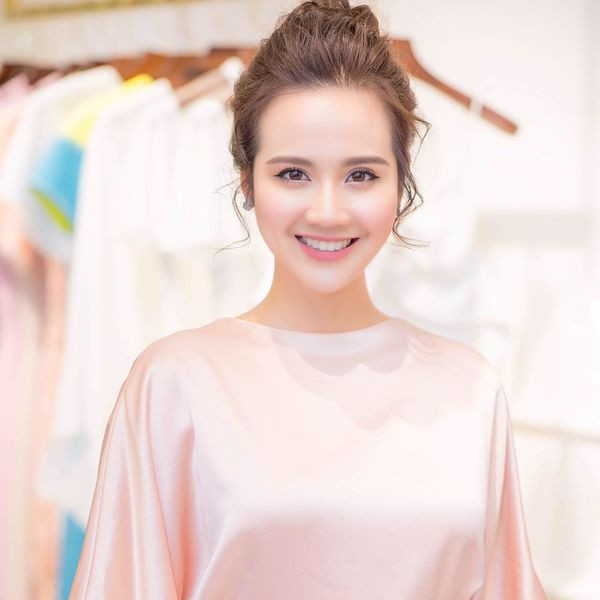 Hội bạn thân toàn gái xinh sinh năm 1990 của MC Thu Hoài ảnh 15 Cô cũng là người duy nhất trong bộ ba này đã có gia đình. Được biết, chồng của cô lớn hơn cô 8 tuổi.