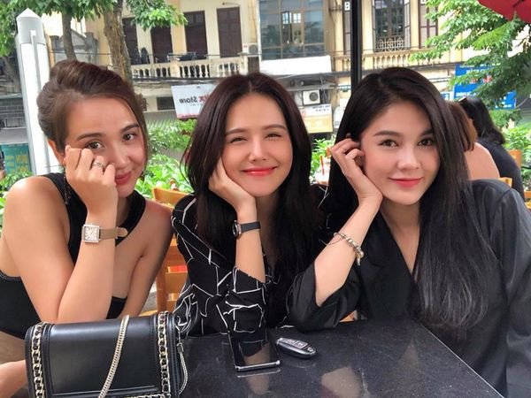 Hội bạn thân toàn gái xinh sinh năm 1990 của MC Thu Hoài ảnh 7 Hội bạn thân toàn gái xinh sinh năm 1990 của MC Thu Hoài người đang bị đồn là tình mới của bạn trai cũ Ngọc Thảo ảnh 6