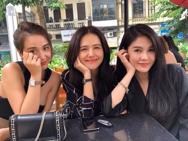 Hội bạn thân toàn gái xinh sinh năm 1990 của MC Thu Hoài người đang bị đồn là tình mới của bạn trai cũ Ngọc Thảo ảnh 6