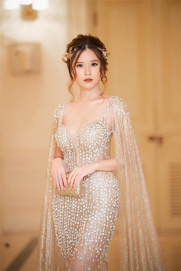 Ảnh thực tế và sau khi chỉnh sửa khác đến ngỡ ngàng của sao Việt ảnh 6 Ảnh thực tế và sau khi chỉnh sửa đến ngỡ ngàng của Sao Việt