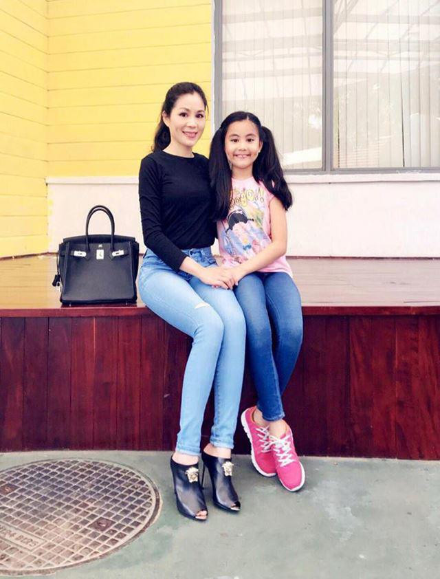 Chân dung người vợ xinh đẹp, tài giỏi đứng sau thành công của “MC quốc dân” Quyền Linh ảnh 10 chan dung nguoi vo dung sau thanh cong cua "mc quoc dan" quyen linh: xinh dep, tai gioi va... - 10