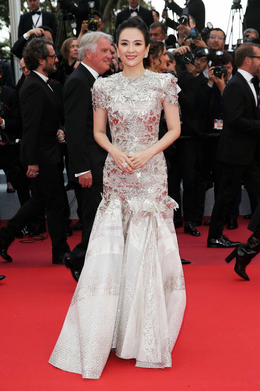 Chẳng cần chiêu trò “hở da thịt”, 25 bộ cánh này vẫn được công nhận là đỉnh nhất Cannes 2019 - Ảnh 17. Chẳng cần chiêu trò “hở da thịt”, 25 bộ cánh này vẫn được công nhận là đỉnh nhất Cannes 2019 - Ảnh 17.