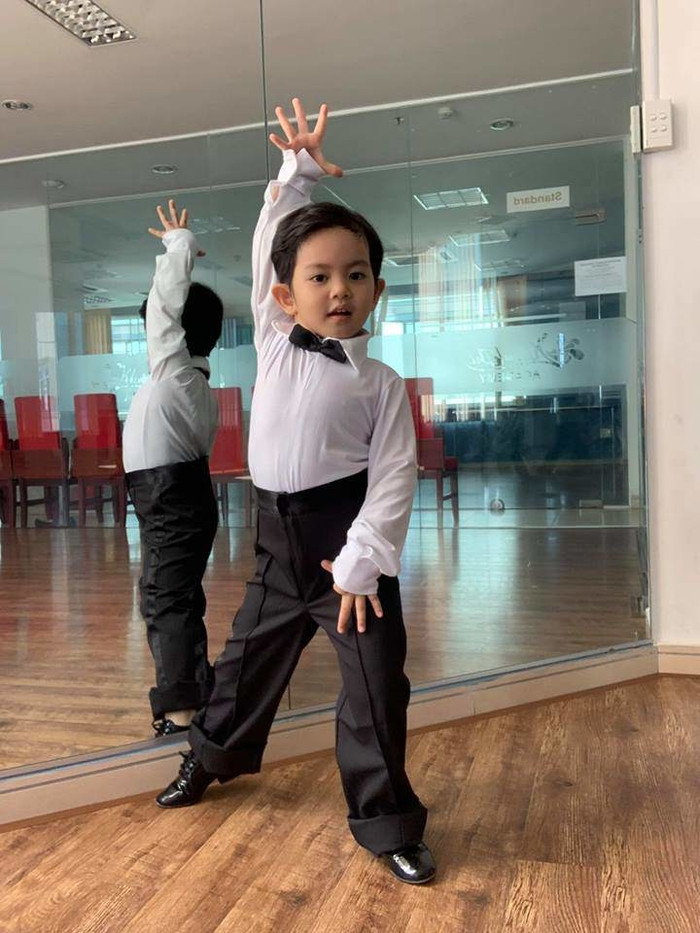 Tạo dáng rất chuyên nghiệp