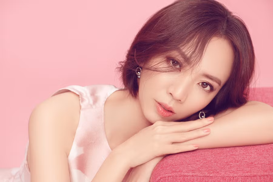 Thu Trang lột xác nữ tính đến bất ngờ, đánh bật hoàn toàn hình tượng Chị Mười Ba - Ảnh 5.