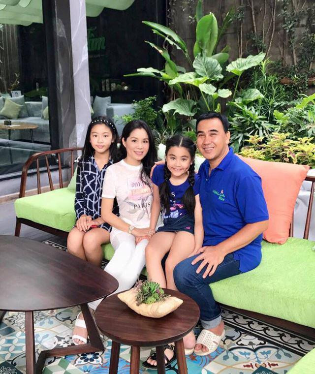 Chân dung người vợ xinh đẹp, tài giỏi đứng sau thành công của “MC quốc dân” Quyền Linh ảnh 11 Chân dung người vợ xinh đẹp, tài giỏi đứng sau thành công của “MC quốc dân” Quyền Linh ảnh 11