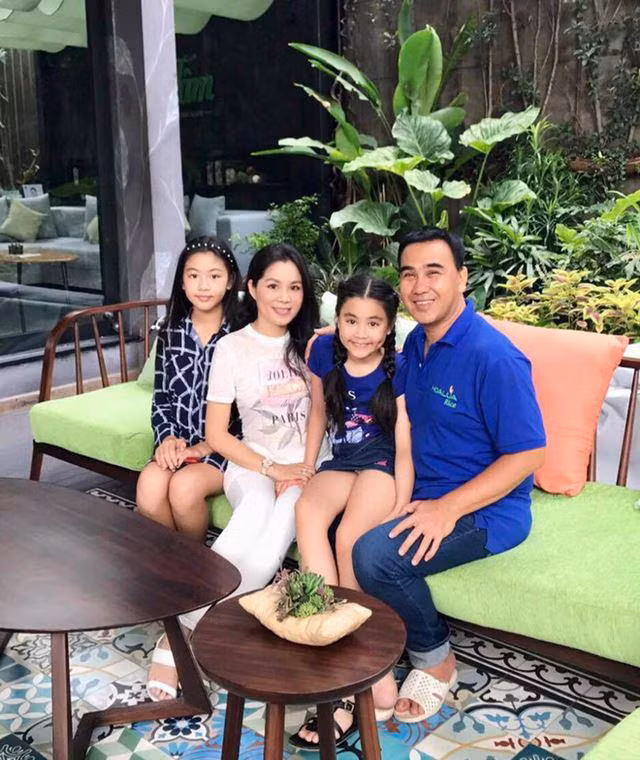 Chân dung người vợ xinh đẹp, tài giỏi đứng sau thành công của “MC quốc dân” Quyền Linh ảnh 11 Chân dung người vợ xinh đẹp, tài giỏi đứng sau thành công của “MC quốc dân” Quyền Linh ảnh 11