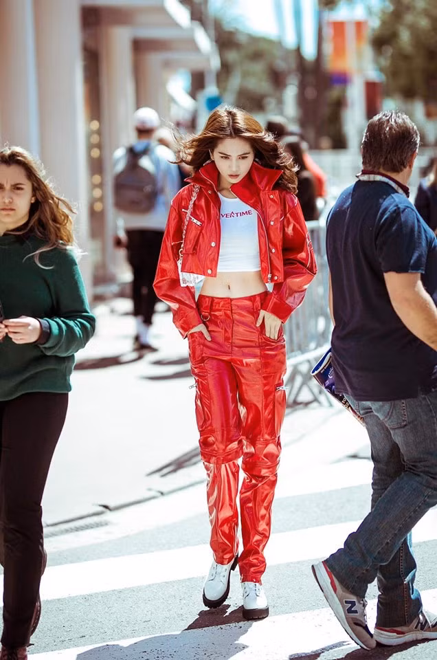 Stylist của Ngọc Trinh tại thảm đỏ Cannes tiết lộ yêu cầu của người đẹp cho sự kiện: Chị biết mình là ai và đang làm gì