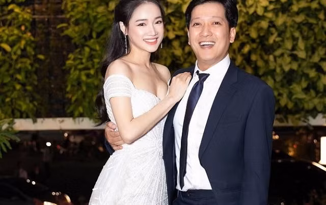 Nhã Phương bị fan đòi “tẩy chay” vì sinh con mà không dám nhận