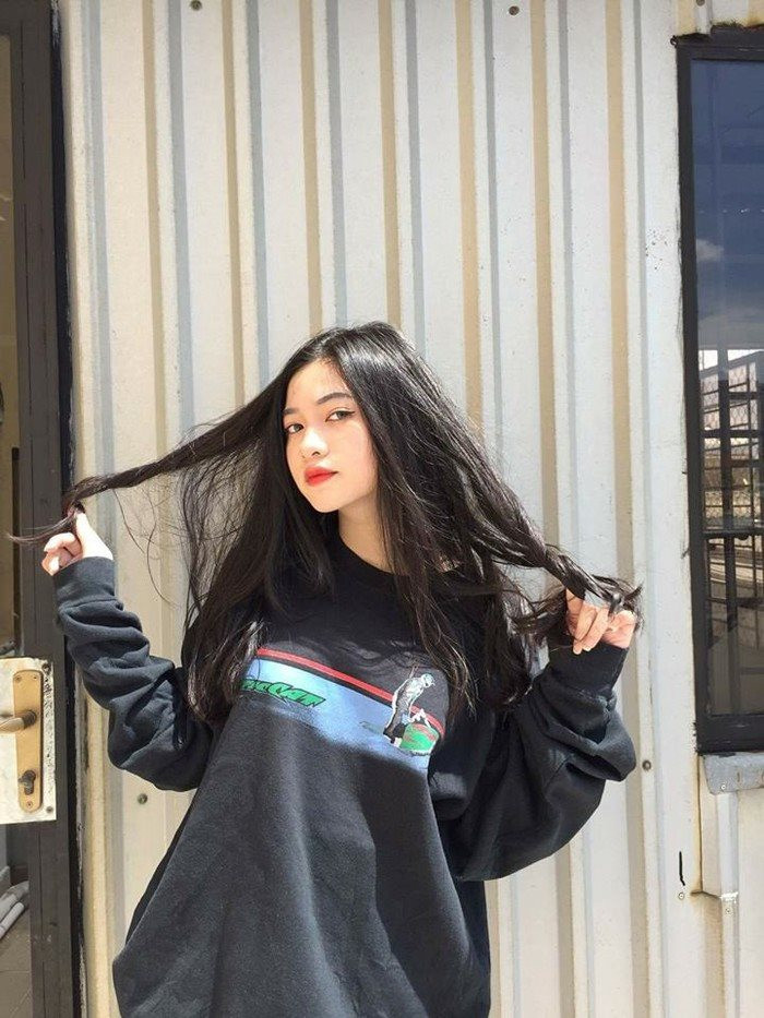 Trần Đoàn Bảo Ngọc (2001) sinh ra tại TP HCM. Hiện tại đang là học sinh tại trường THPT Phan Đăng Lưu. Ngoài xinh xắn Ngọc còn sở hữu thành tích học tập khủng. Trần Đoàn Bảo Ngọc (2001) sinh ra tại TP HCM. Hiện tại đang là học sinh tại trường THPT Phan Đăng Lưu. Ngoài xinh xắn Ngọc còn sở hữu thành tích học tập khủng.