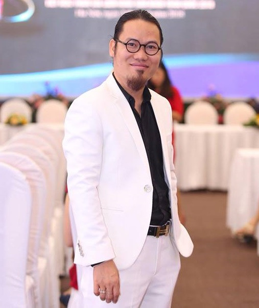 Dàn sao Việt gay gắt chỉ trích chiếc váy phản cảm của Ngọc Trinh trên thảm đỏ Cannes ảnh 3 Dàn sao Việt gay gắt chỉ trích chiếc váy không biết xấu hổ của Ngọc Trinh trên thảm đỏ Cannes-3