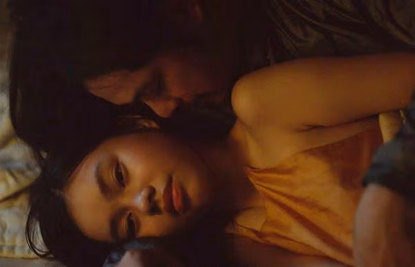 Nam diễn viên hơn 30 tuổi nói gì khi đóng cảnh nóng với bé gái 13 tuổi? hình ảnh 1 nam dien vien hon 30 tuoi noi gi khi dong canh nong voi be gai 13 tuoi? hinh anh 1