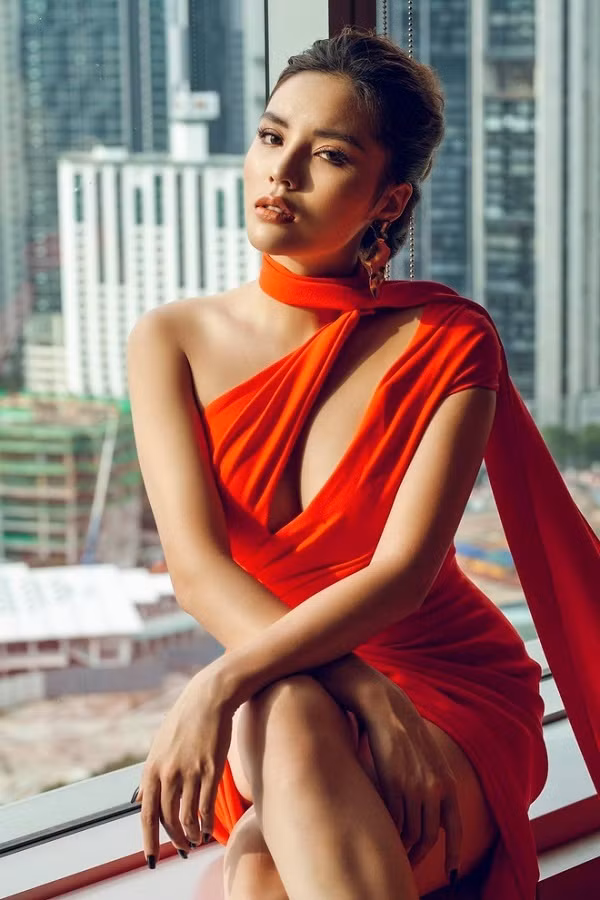 Ảnh thực tế và sau khi chỉnh sửa khác đến ngỡ ngàng của sao Việt ảnh 3 Ảnh thực tế và sau khi chỉnh sửa đến ngỡ ngàng của Sao Việt