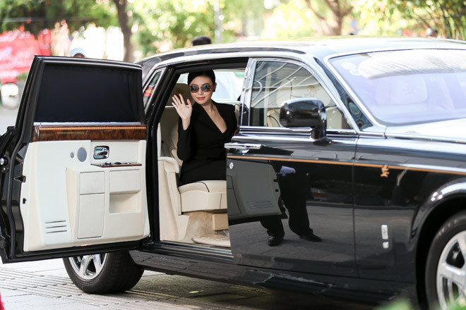 nhung-nang-hau-duoc-chong-cung-chieu-voi-cuoc-song-chang-khac-nao-nu-hoang 3 nhung-nang-hau-duoc-chong-cung-chieu-voi-cuoc-song-chang-khac-nao-nu-hoang 3