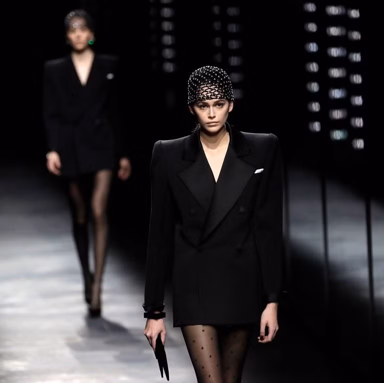 Gucci, Saint Laurent... sắp "cấm cửa" người mẫu dưới 18 tuổi hình ảnh 1 gucci, saint laurent... sap "cam cua" nguoi mau duoi 18 tuoi hinh anh 1