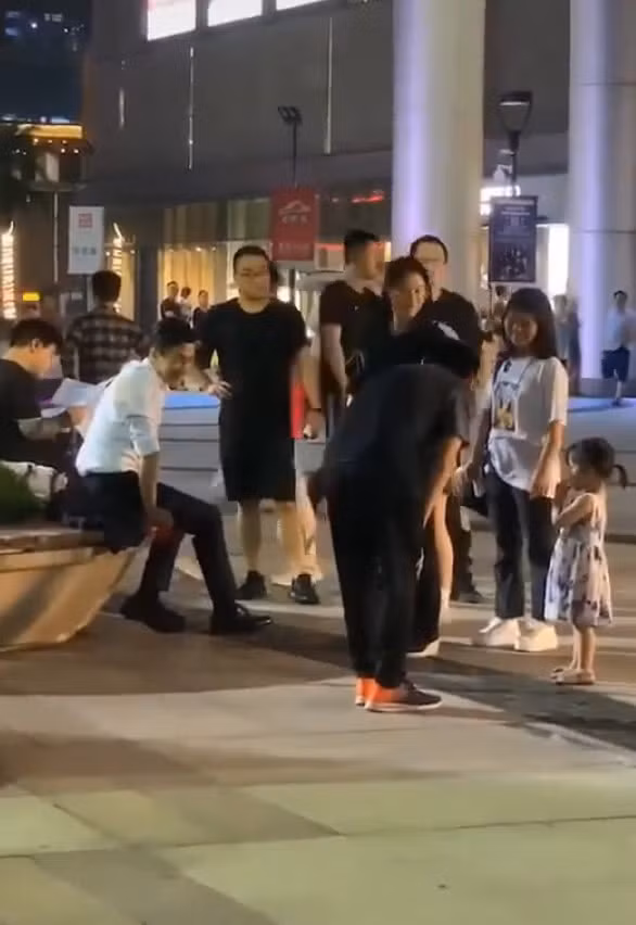 Lưu Khải Uy tiết lộ chuyện liên quan tới con gái nhỏ, như một cú tát vào Dương Mịch - Ảnh 2. Lưu Khải Uy tiết lộ chuyện liên quan tới con gái nhỏ, như một cú tát vào Dương Mịch - Ảnh 2.