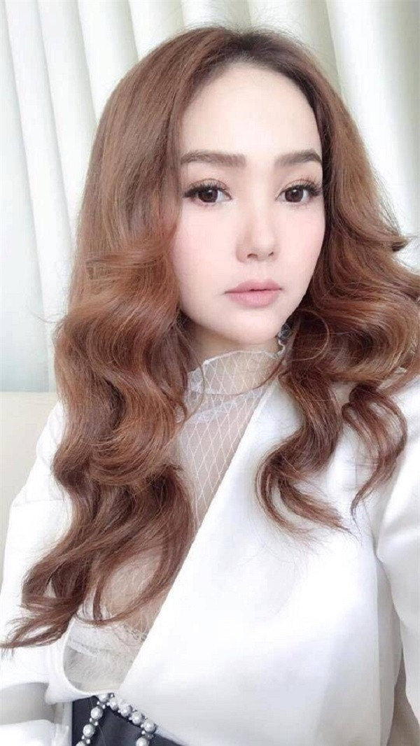 Ảnh thực tế và sau khi chỉnh sửa khác đến ngỡ ngàng của sao Việt ảnh 13 Ảnh thực tế và sau khi chỉnh sửa đến ngỡ ngàng của Sao Việt