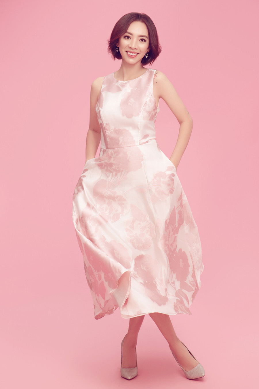 Thu Trang lột xác nữ tính đến bất ngờ, đánh bật hoàn toàn hình tượng Chị Mười Ba - Ảnh 2.