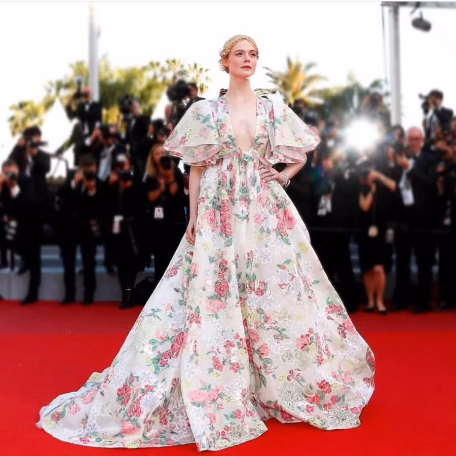 Chẳng cần chiêu trò “hở da thịt”, 25 bộ cánh này vẫn được công nhận là đỉnh nhất Cannes 2019 - Ảnh 1.