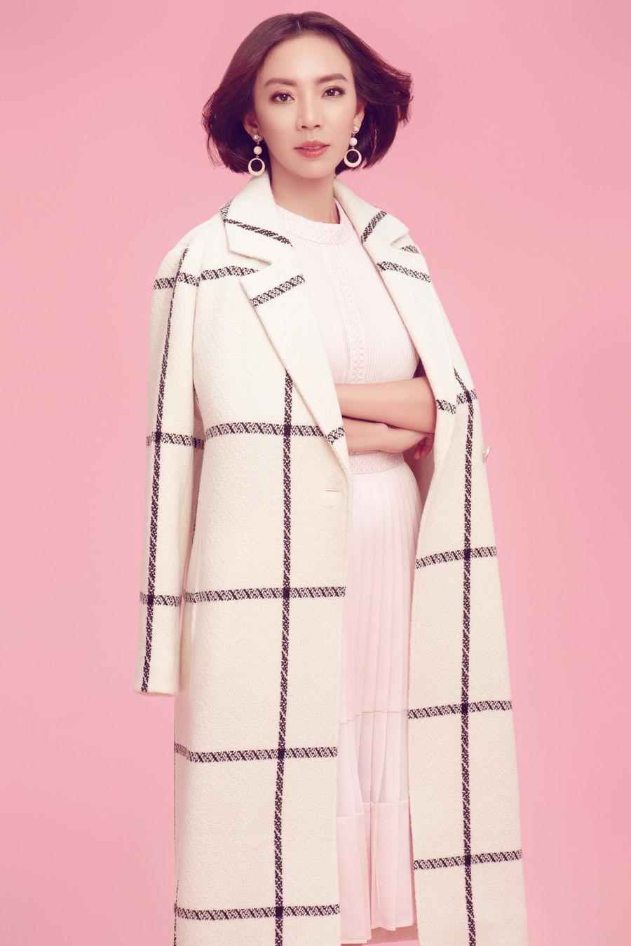 Đánh bật hoàn toàn hình tượng “Chị Mười Ba“, Thu Trang lột xác nữ tính bất ngờ ảnh 7