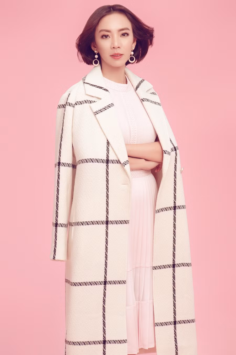 Đánh bật hoàn toàn hình tượng “Chị Mười Ba“, Thu Trang lột xác nữ tính bất ngờ ảnh 7