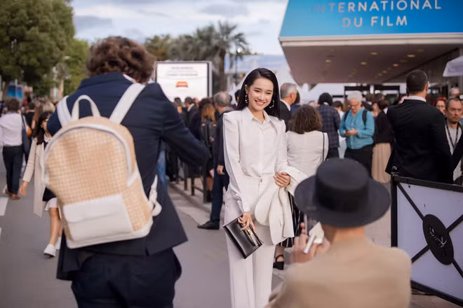 3 my nhan khong can ho bao van thu hut anh nhin tren tham do lhp cannes hinh anh 7