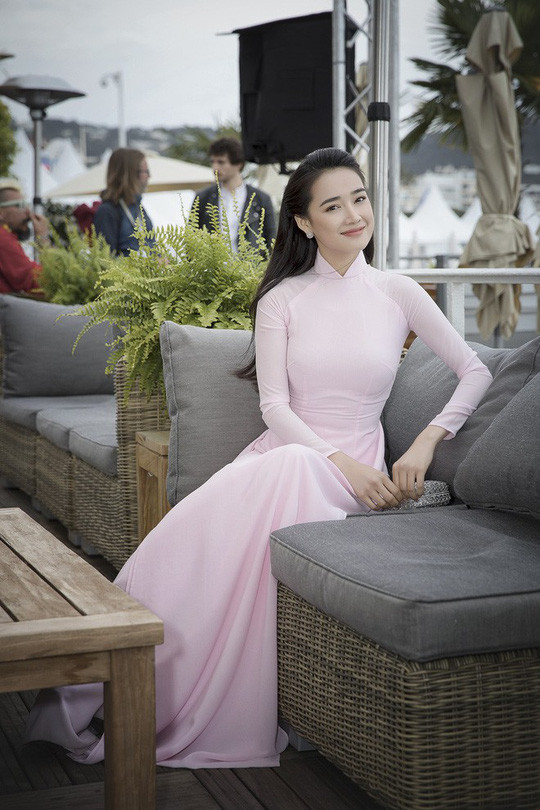 3 my nhan khong can ho bao van thu hut anh nhin tren tham do lhp cannes hinh anh 9