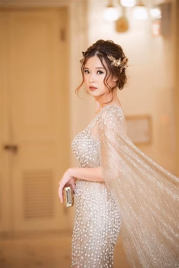 Ảnh thực tế và sau khi chỉnh sửa khác đến ngỡ ngàng của sao Việt ảnh 8 Ảnh thực tế và sau khi chỉnh sửa đến ngỡ ngàng của Sao Việt